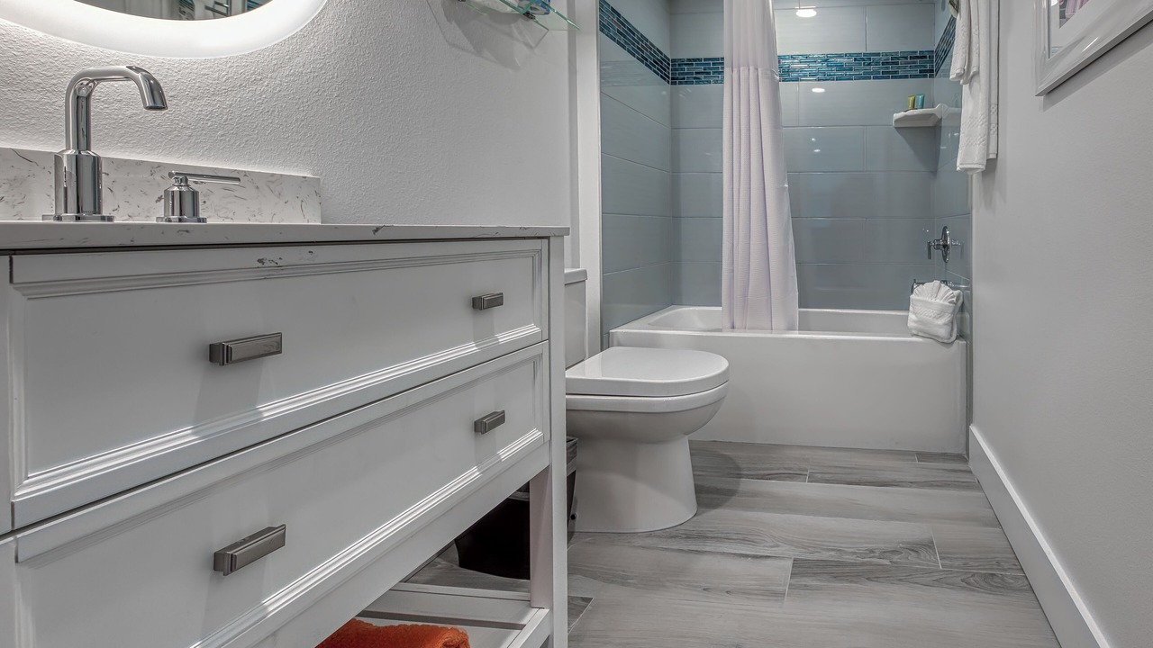 Photo of Bathroom in Treasure Island