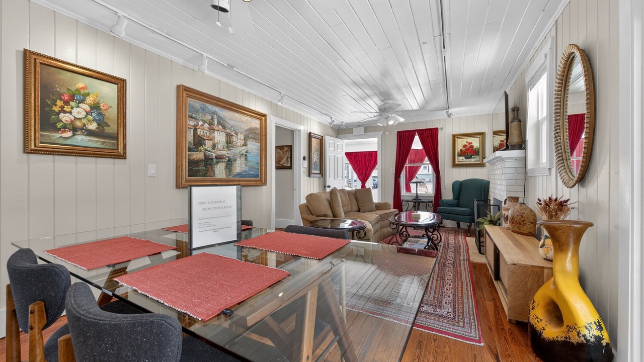 Photo of Bedroom in Downtown