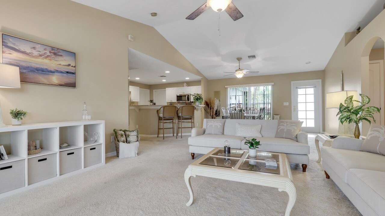 Photo of Livingroom in Diplomat