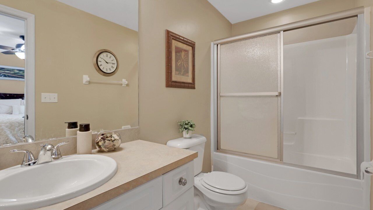 Photo of Bathroom in Diplomat