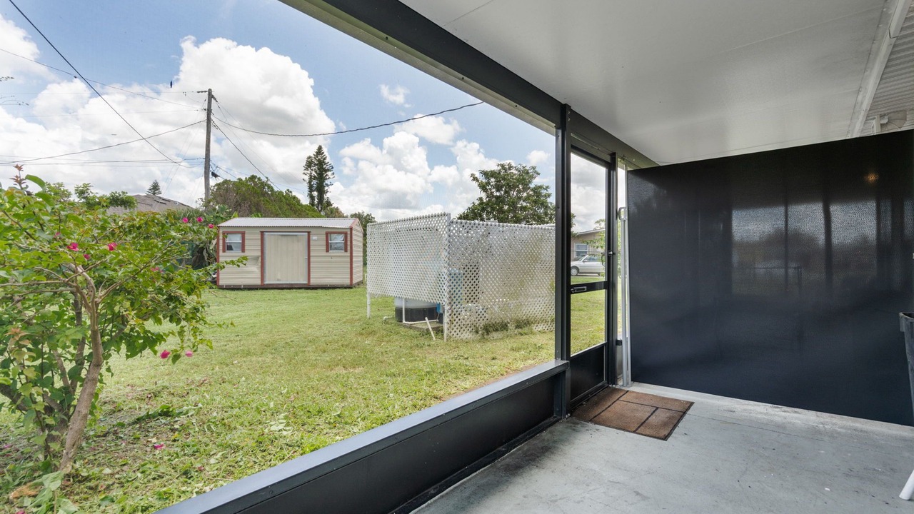 Photo of Patio Balcony in Warm Mineral Springs