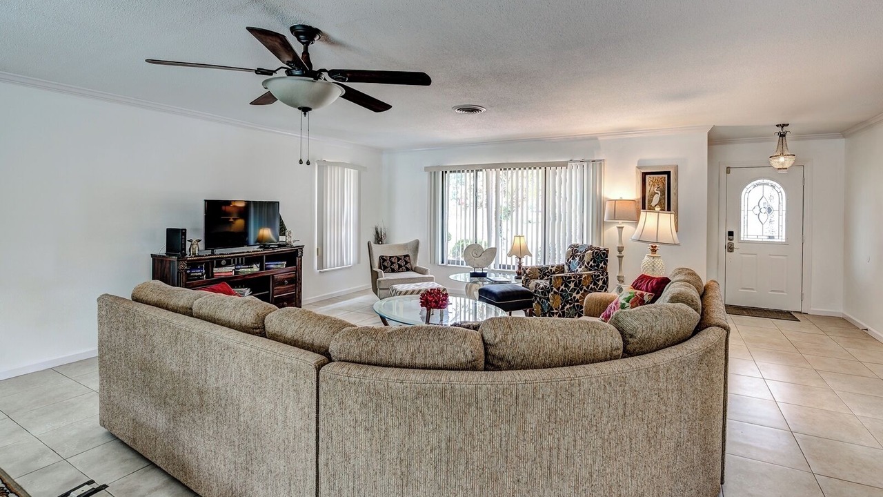 Photo of Livingroom in Venice Gardens