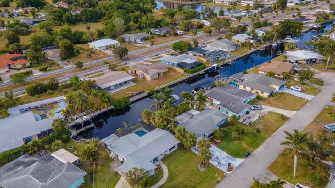 Photo of Outdoor in Lochmoor Waterway Estates
