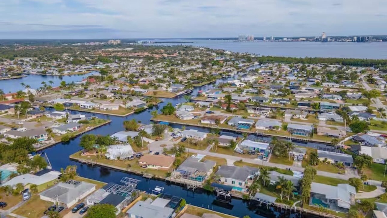 Photo of Outdoor in Lochmoor Waterway Estates