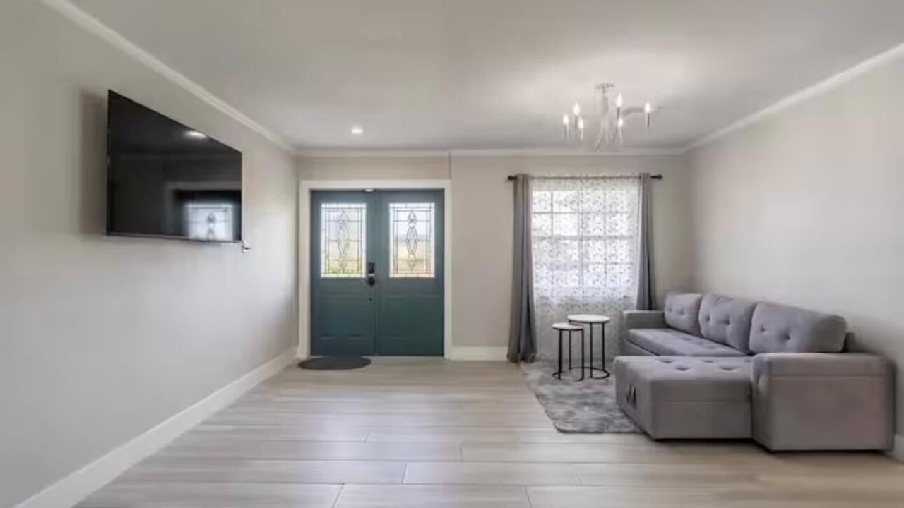 Photo of Livingroom in Lochmoor Waterway Estates