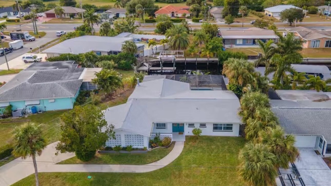 Photo of Outdoor in Lochmoor Waterway Estates