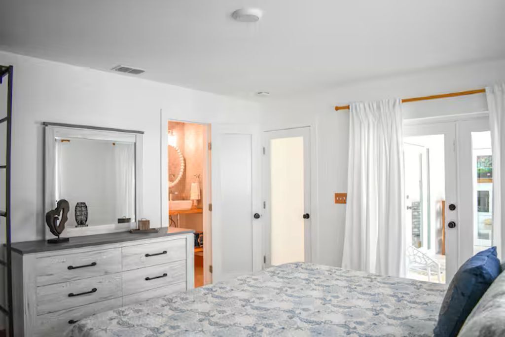 Photo of Bedroom in Bonita Shores