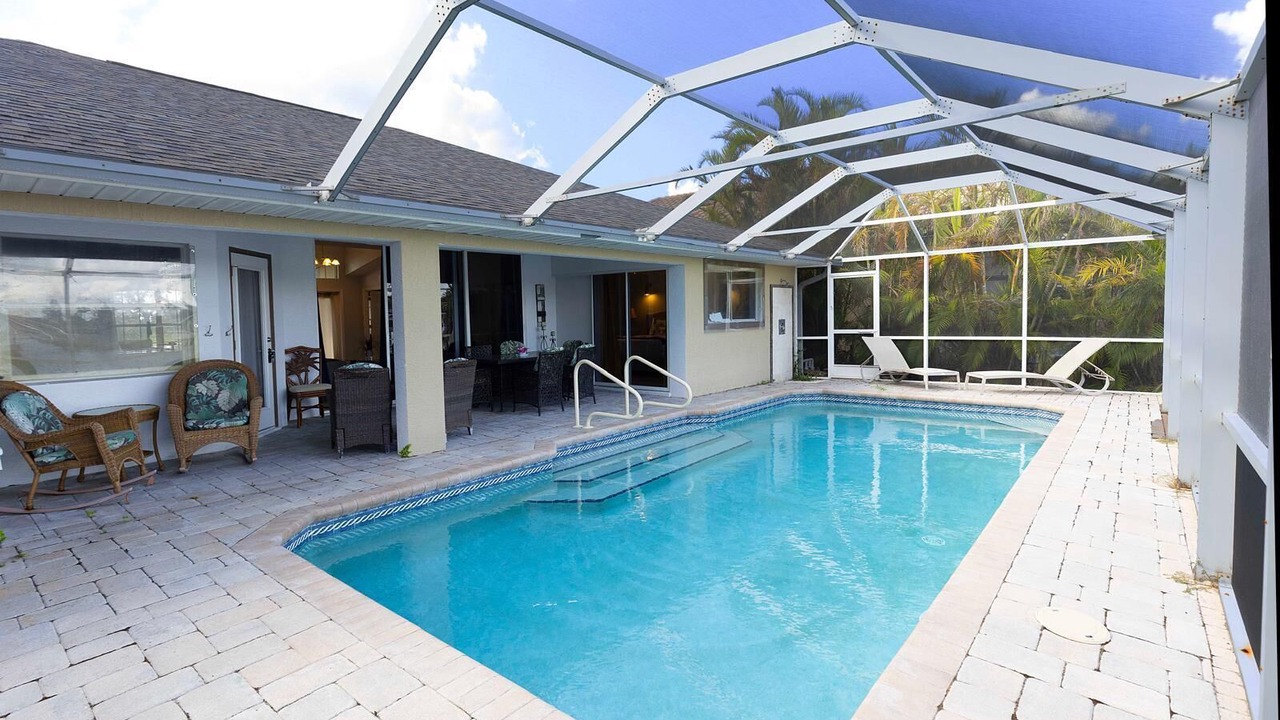 Photo of Outdoor in Pelican