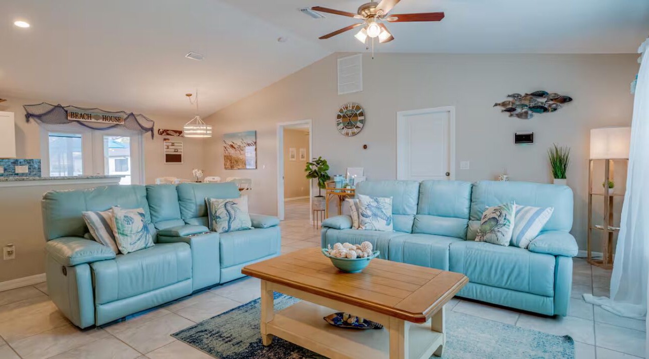 Photo of Livingroom in Englewood East