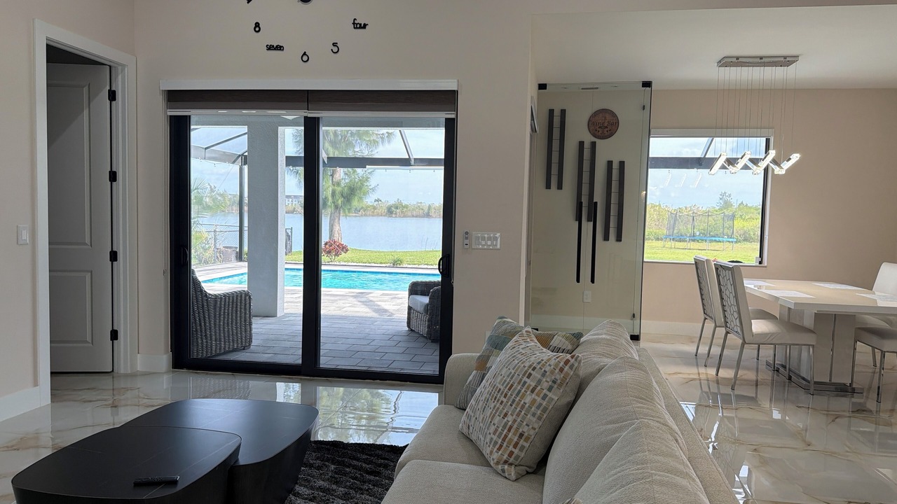 Photo of Livingroom in Mariner