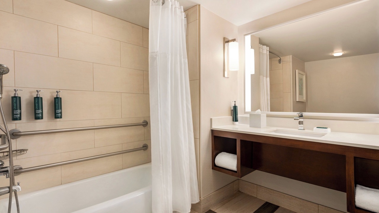 Photo of Bathroom in Park Shore