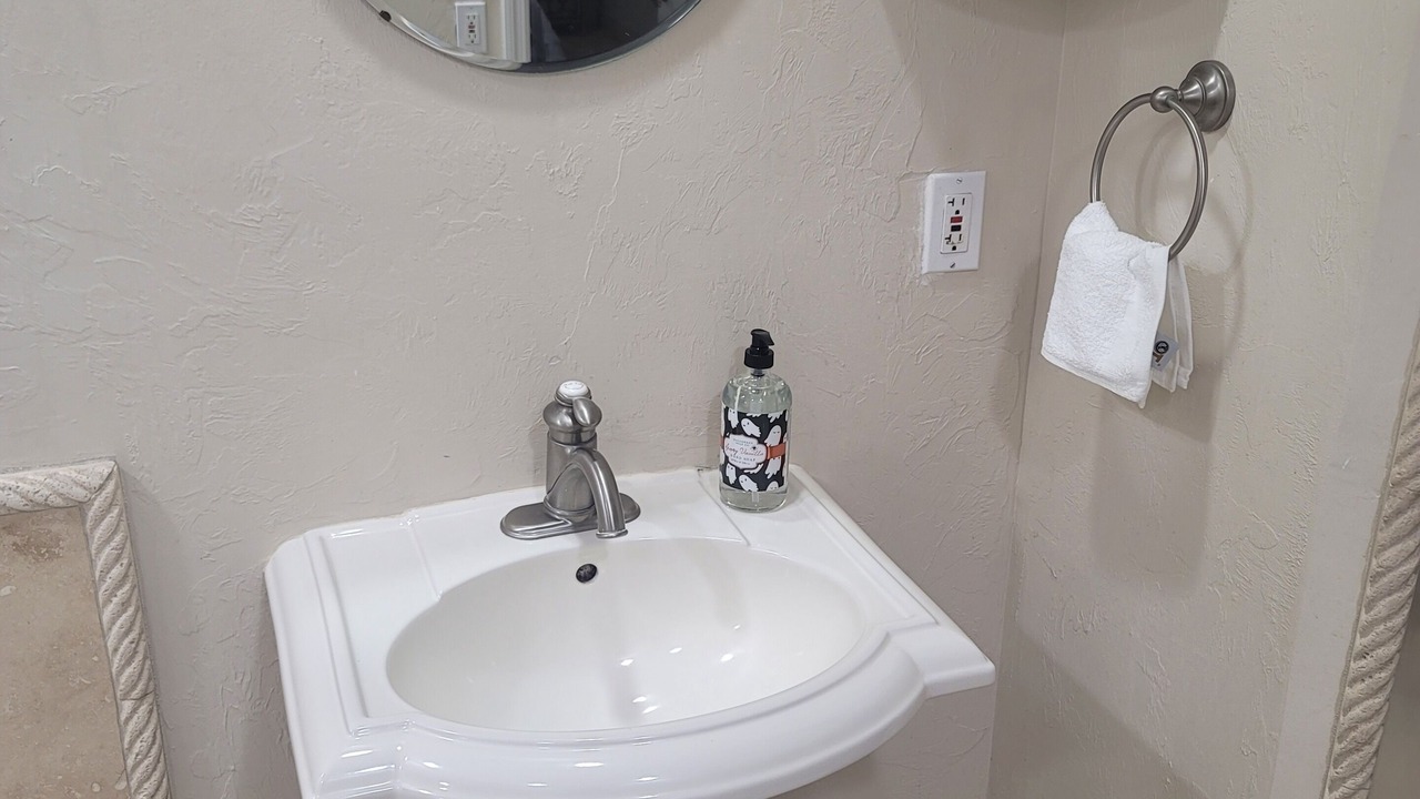 Photo of Bathroom in Joel