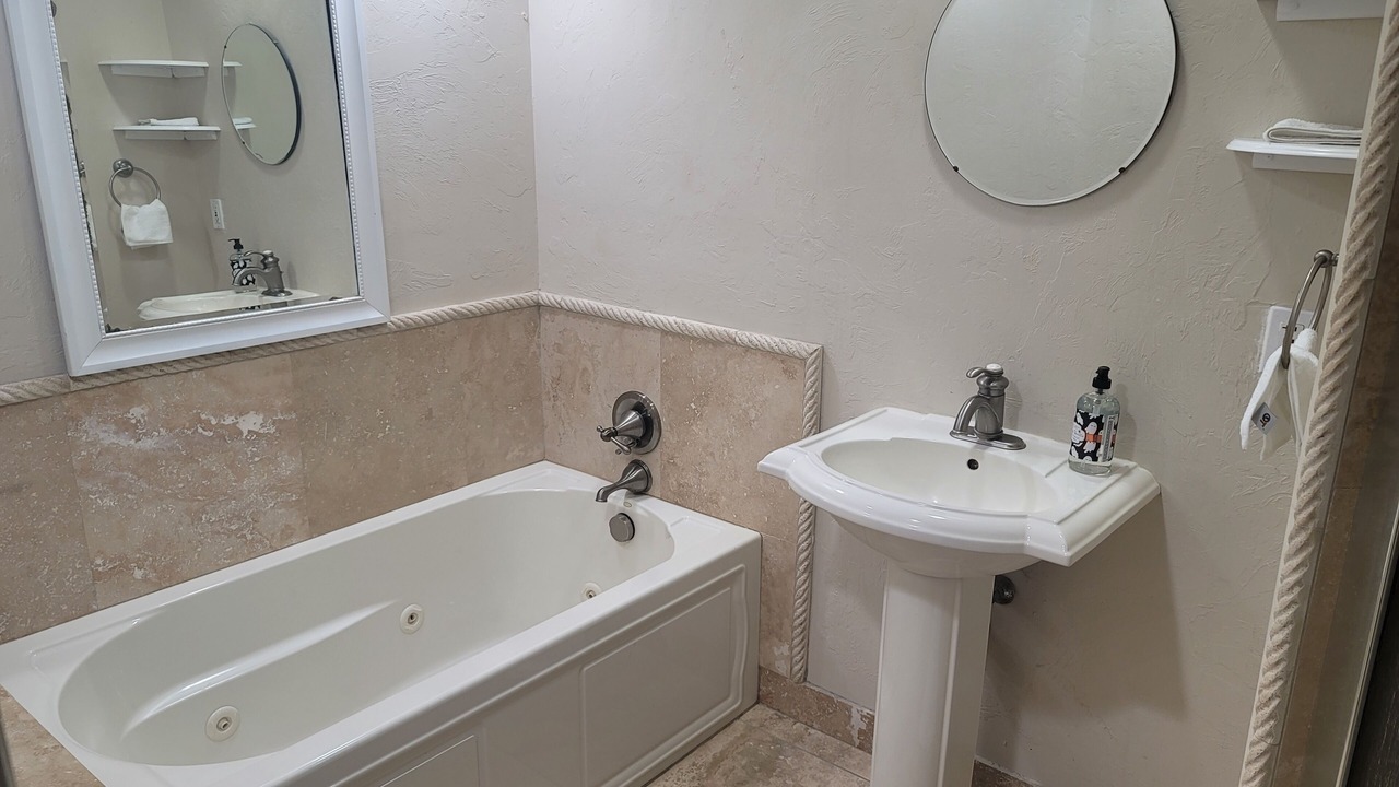 Photo of Bathroom in Joel