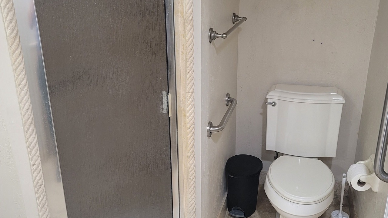 Photo of Bathroom in Joel