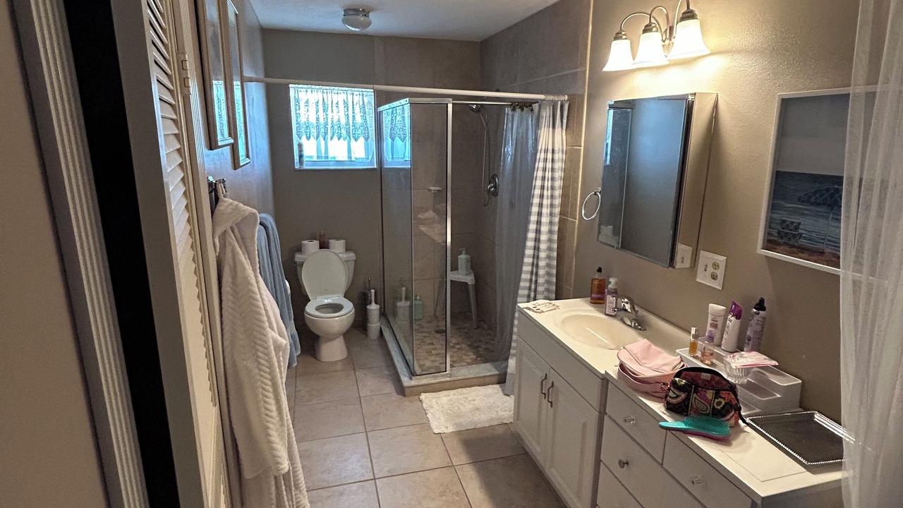 Photo of Bathroom in Gulf Gate Estates