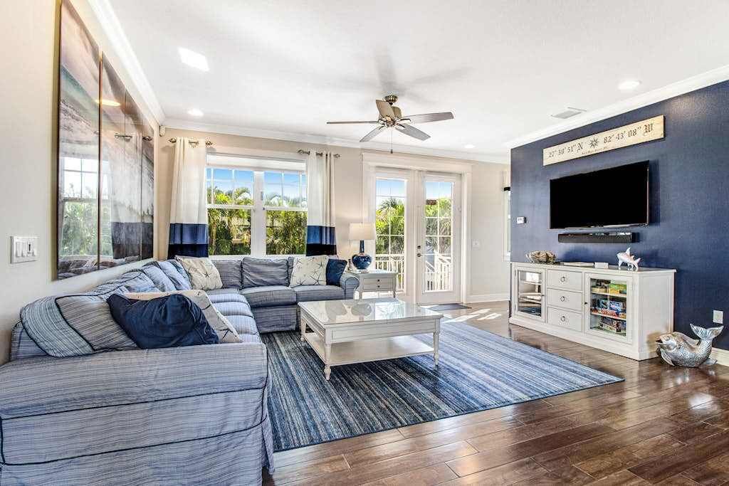 Photo of Livingroom in Holmes Beach