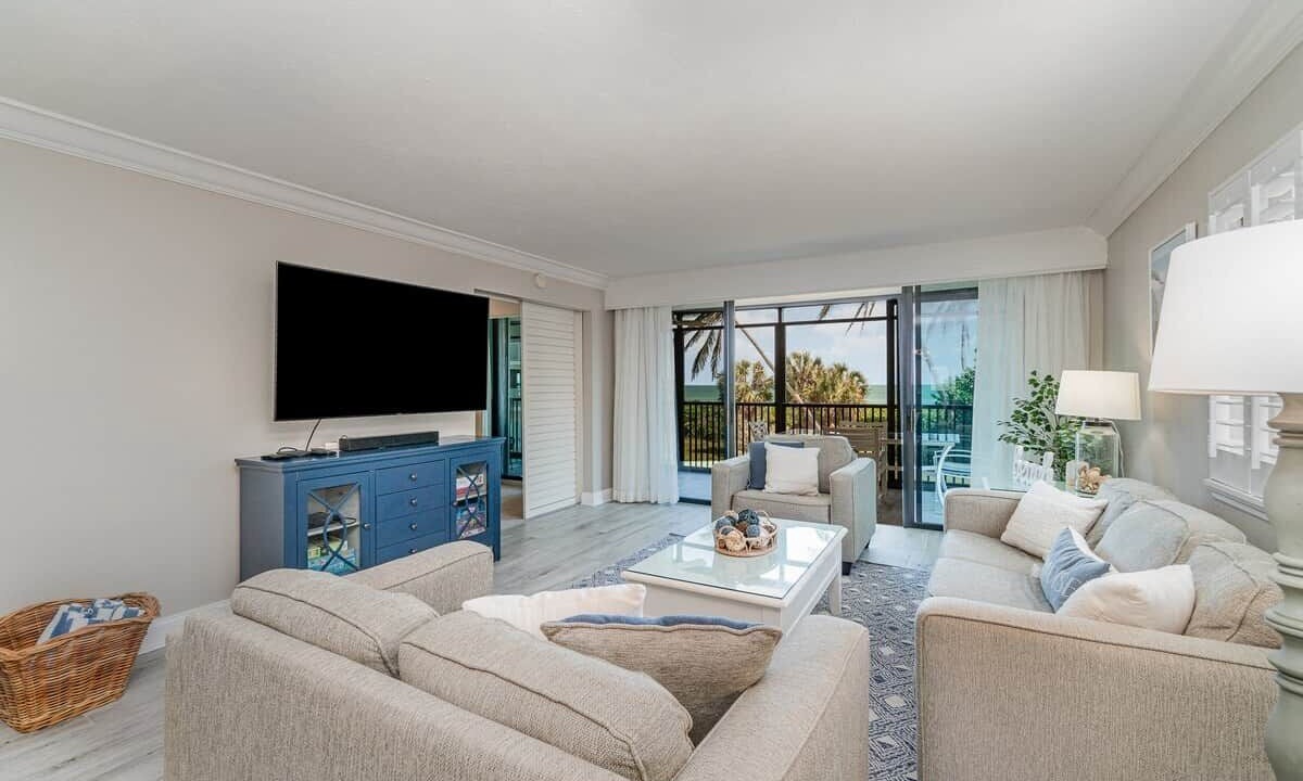 Photo of Livingroom in Beachview Country Club Estates