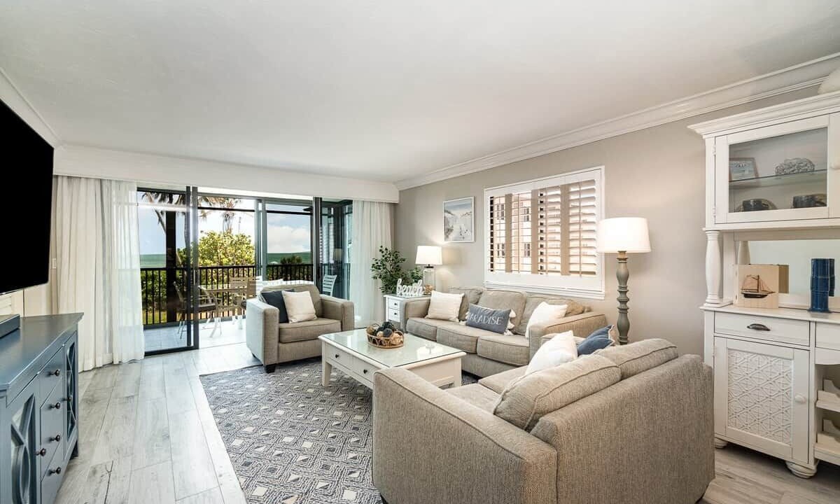Photo of Livingroom in Beachview Country Club Estates