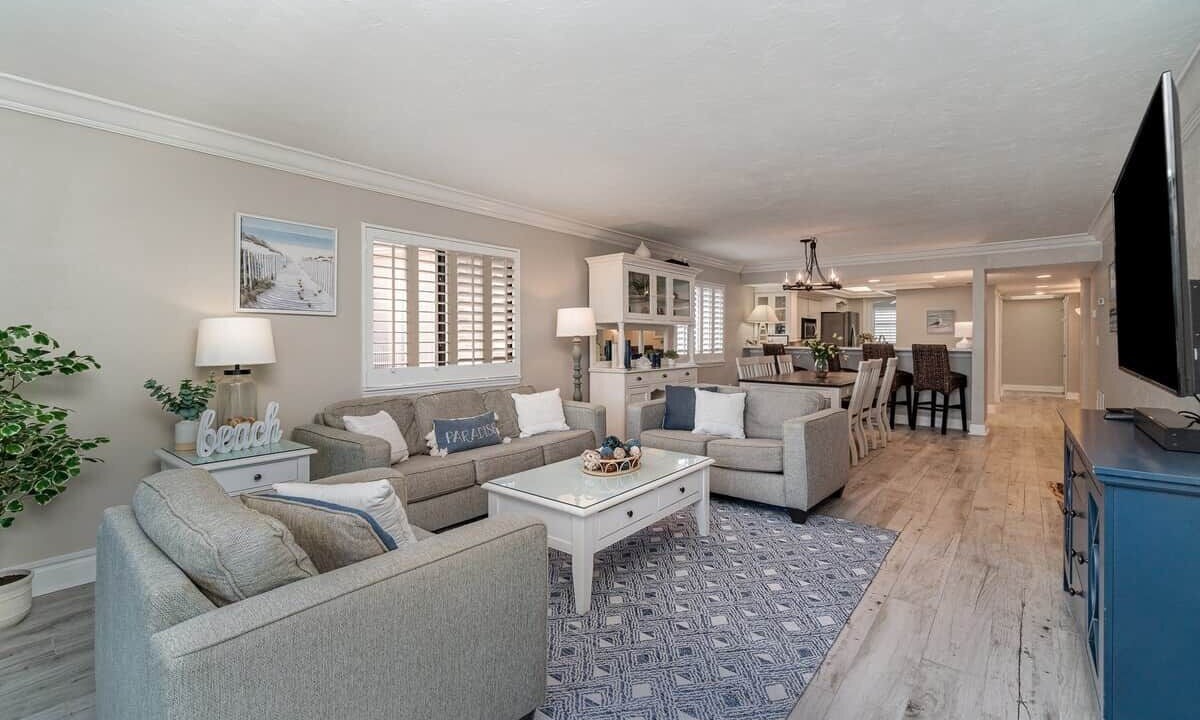 Photo of Livingroom in Beachview Country Club Estates
