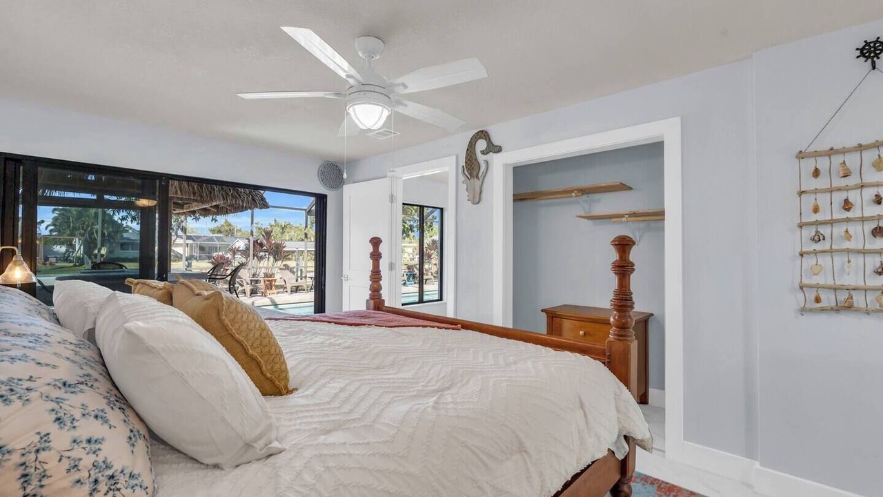 Photo of Bedroom in Yacht Club
