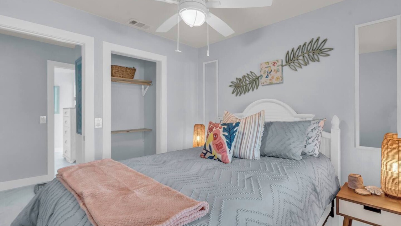 Photo of Bedroom in Yacht Club