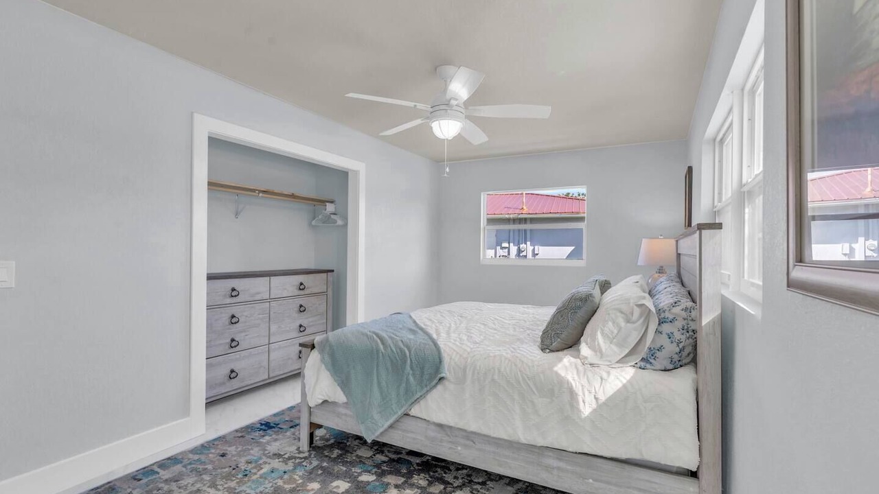 Photo of Bedroom in Yacht Club