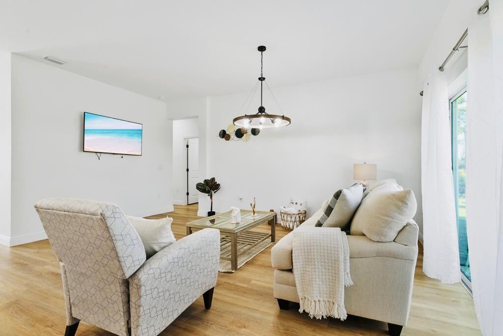 Photo of Livingroom in Gulf Cove