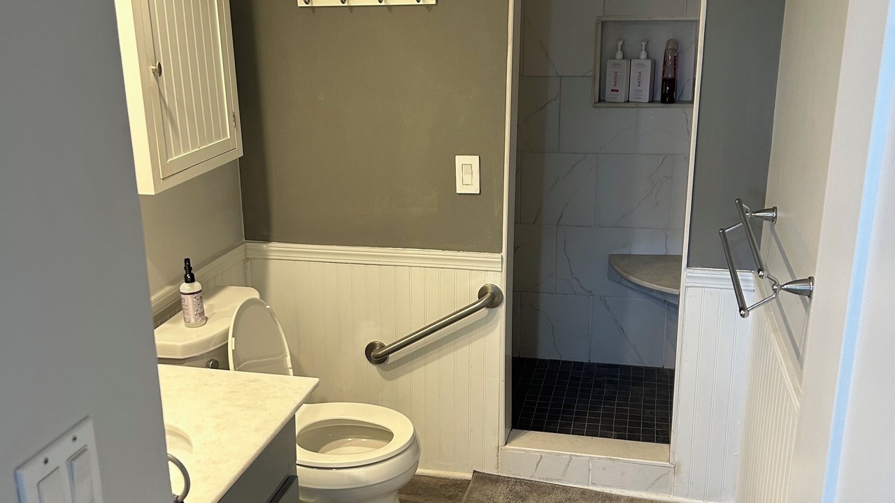 Photo of Bathroom in Captains Cove