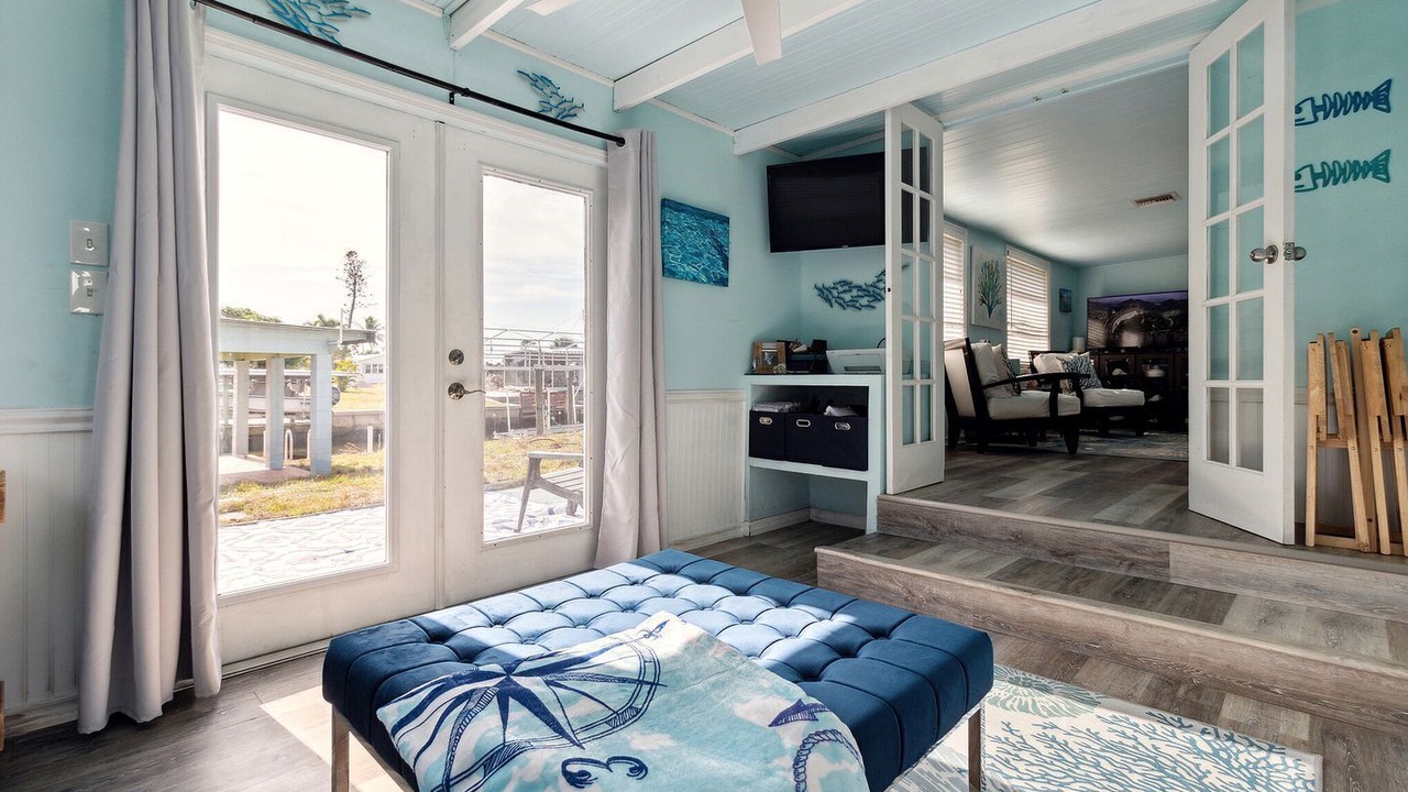 Photo of Livingroom in Flamingo Bay