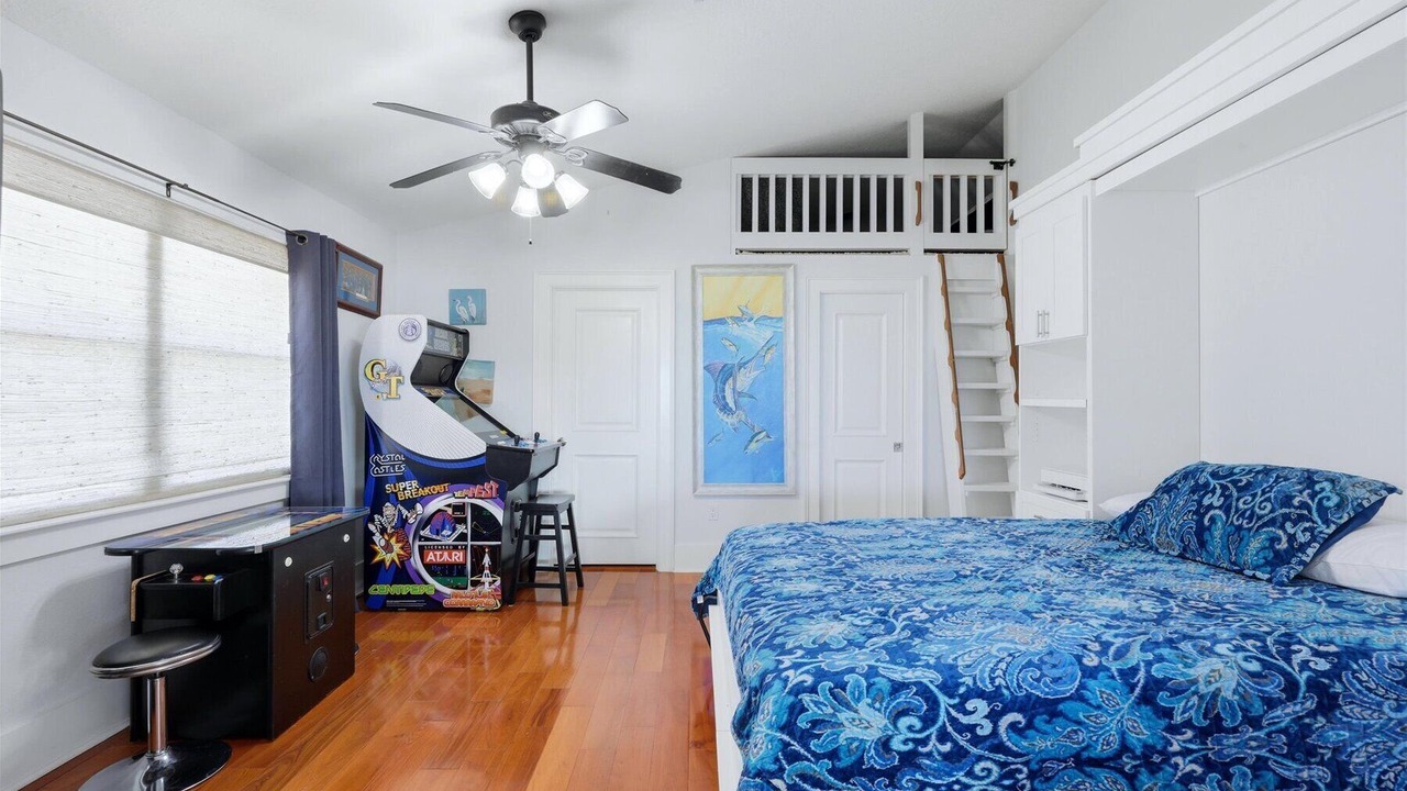 Photo of Bedroom in Palm Island