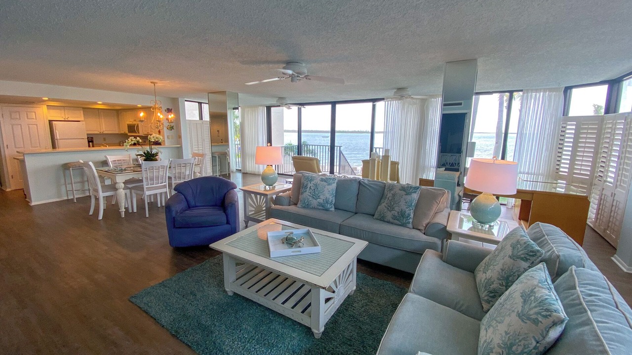 Photo of Livingroom in Punta Rassa