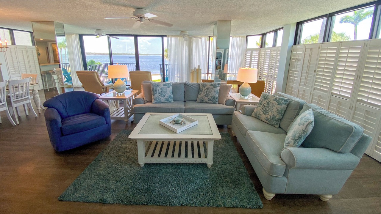 Photo of Livingroom in Punta Rassa