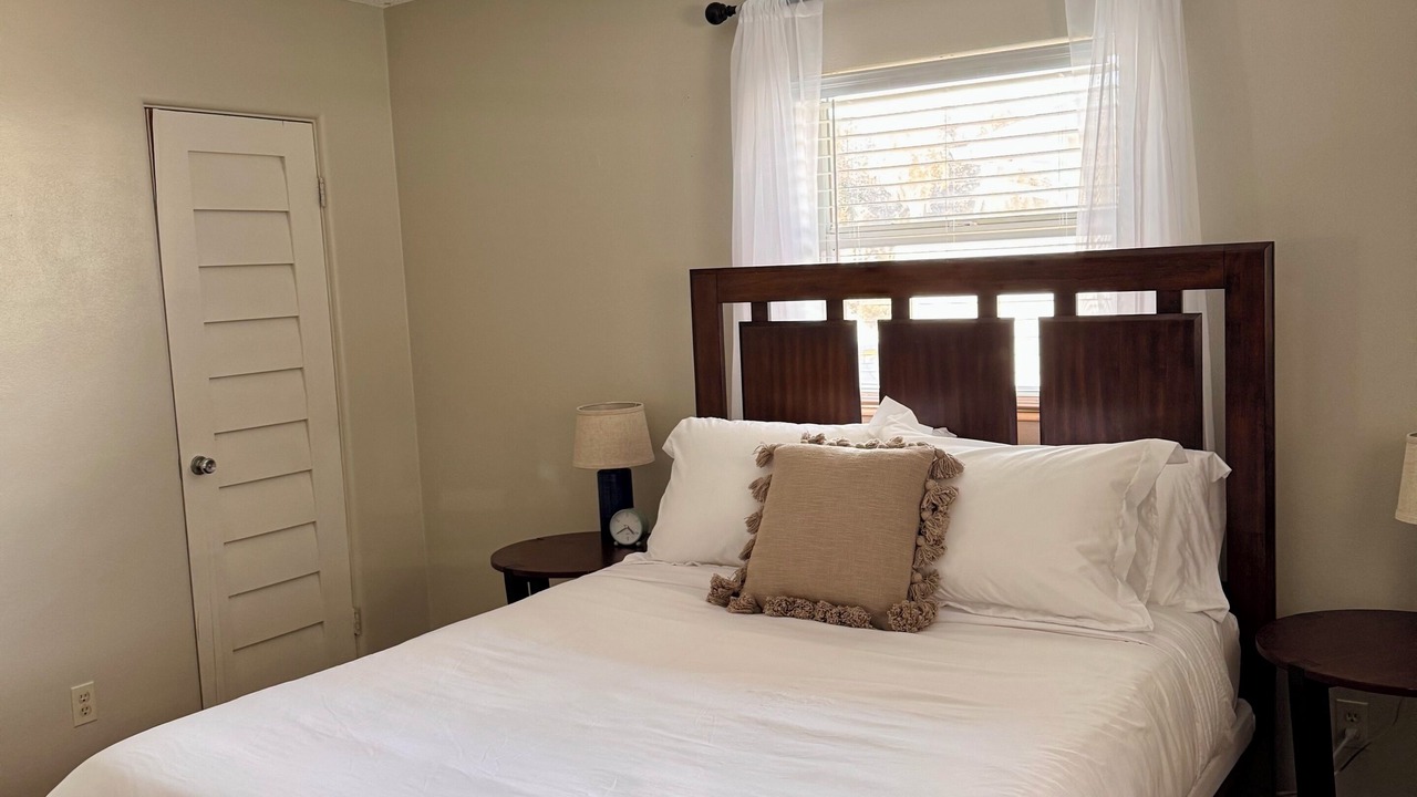 Photo of Bedroom in Bayshore Gardens