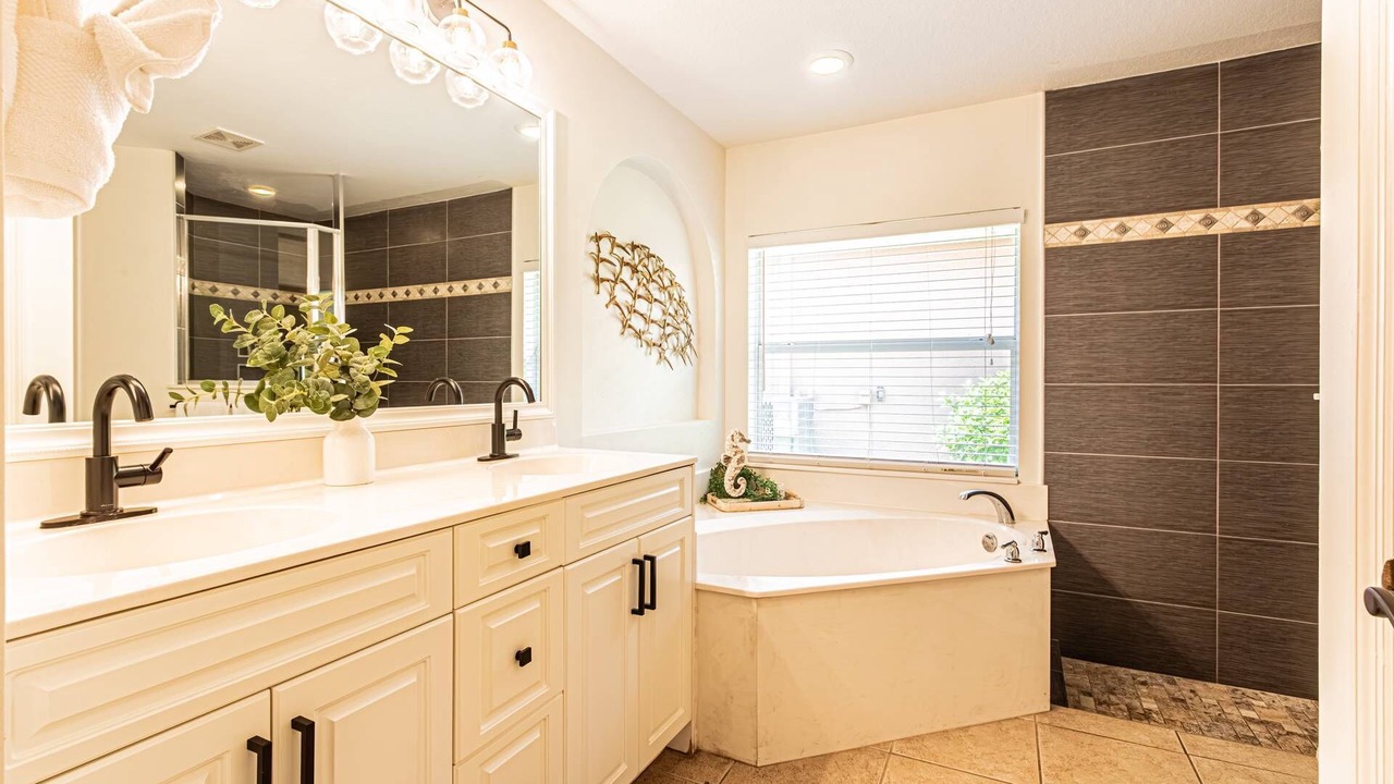 Photo of Bathroom in Central Naples