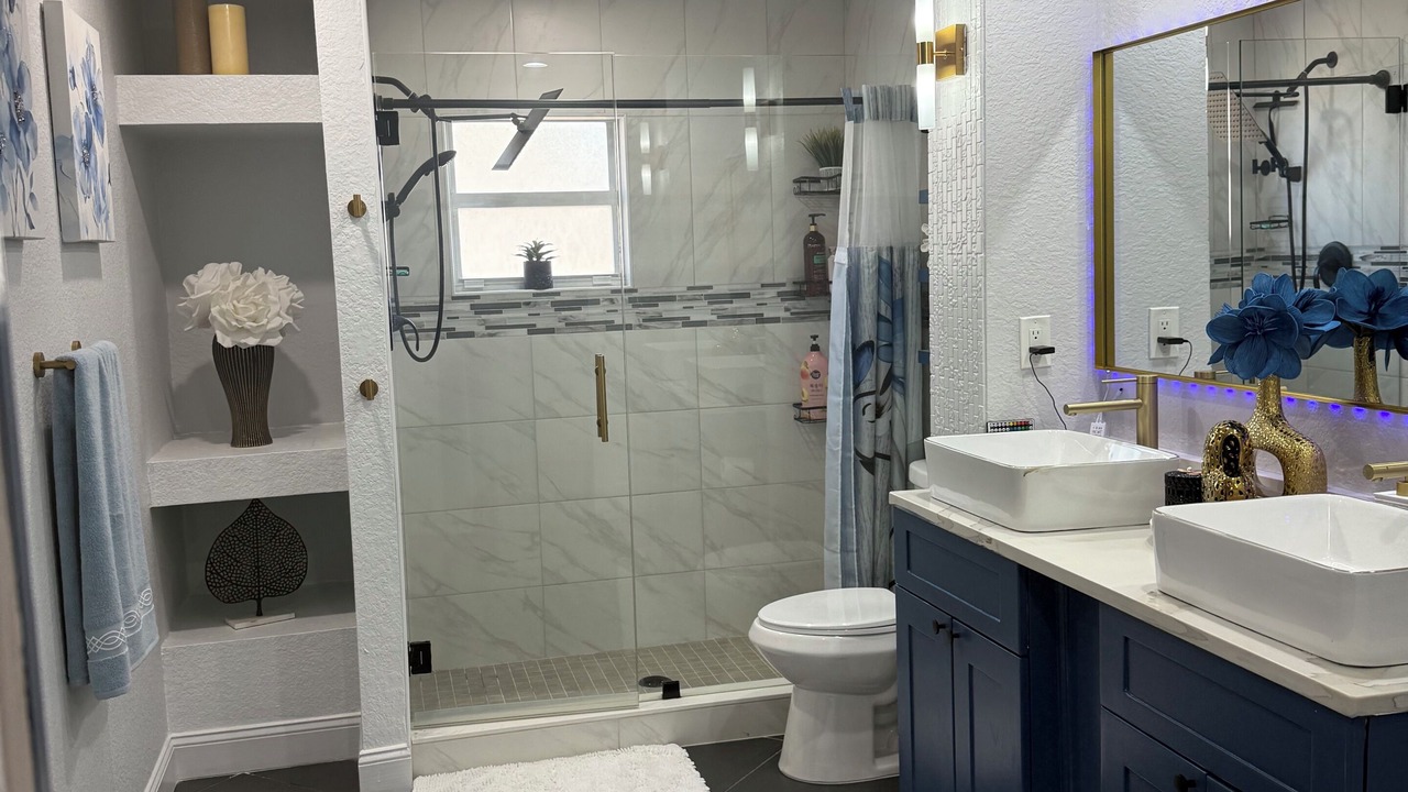 Photo of Bathroom in Joel