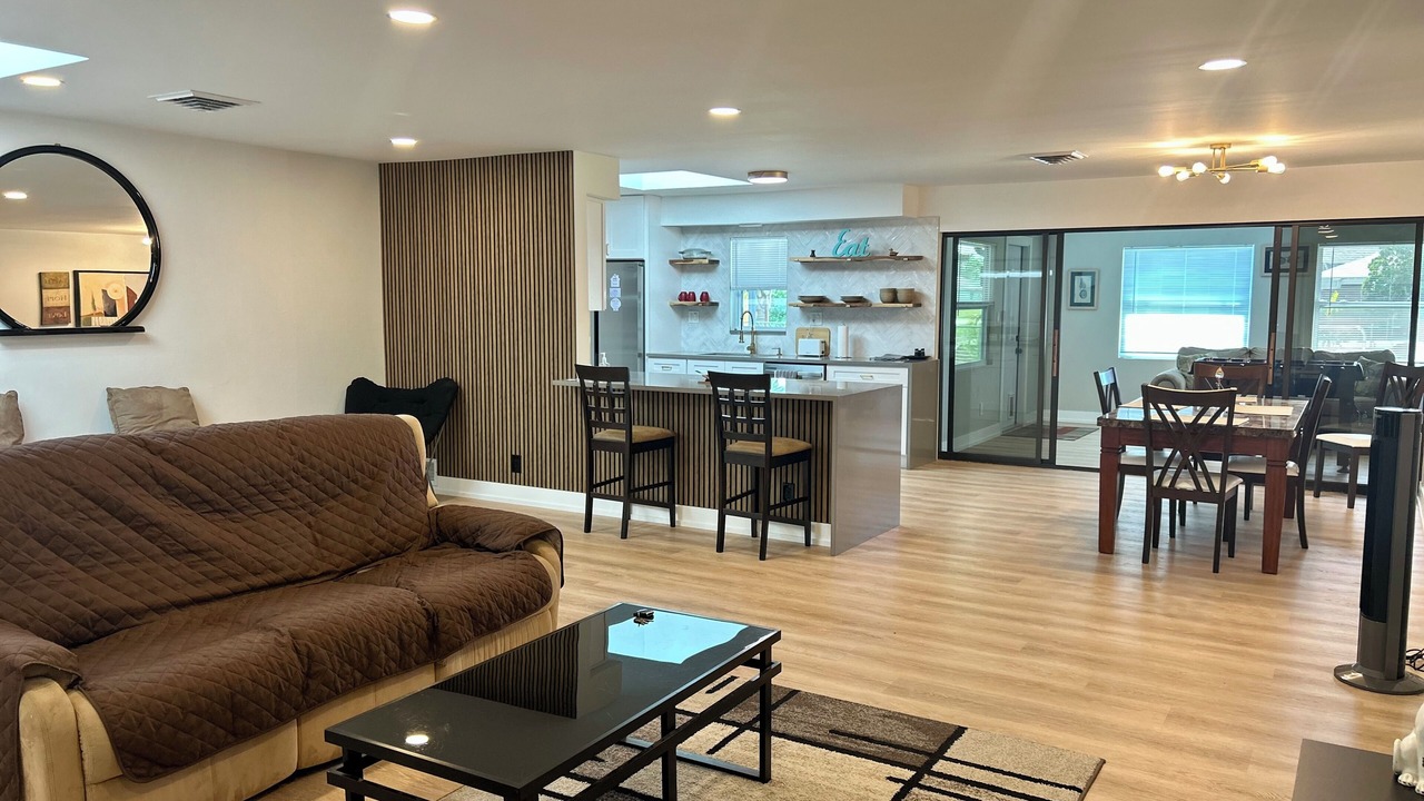 Photo of Livingroom in Warm Mineral Springs