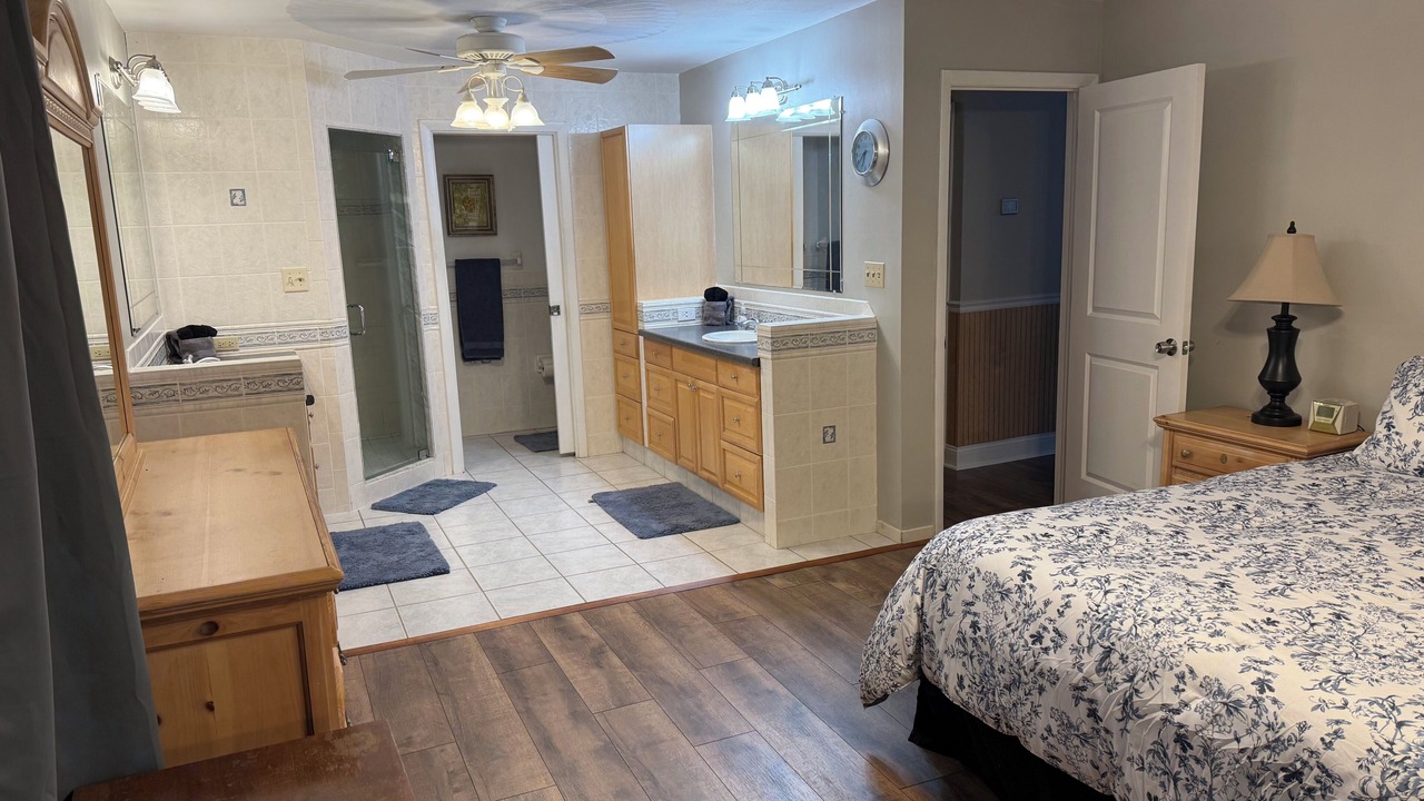Photo of Bedroom in San Carlos Park
