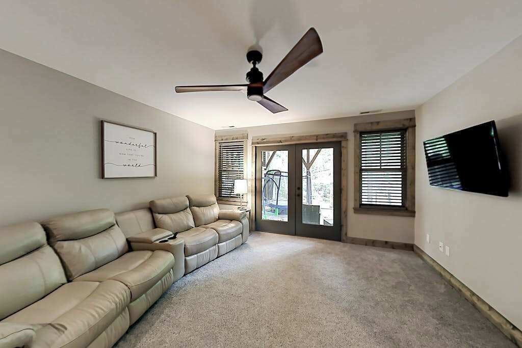 Photo of Livingroom in Pisgah Forest