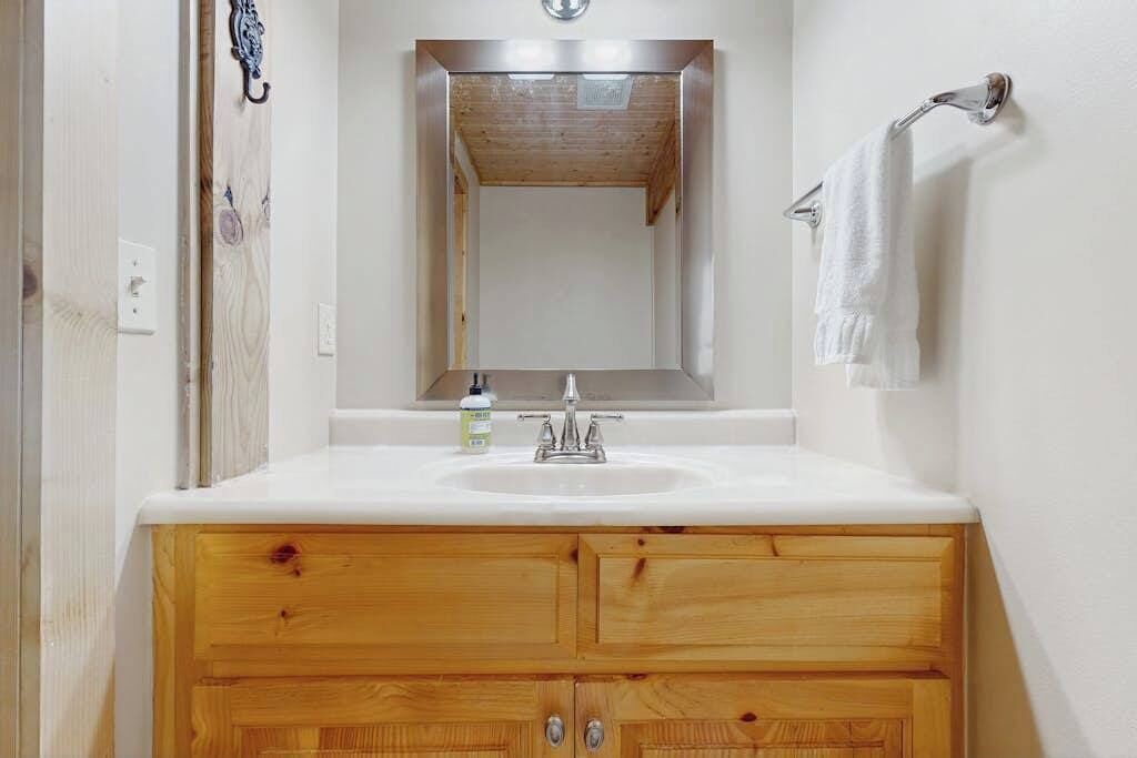 Photo of Bathroom in Mountain Vista