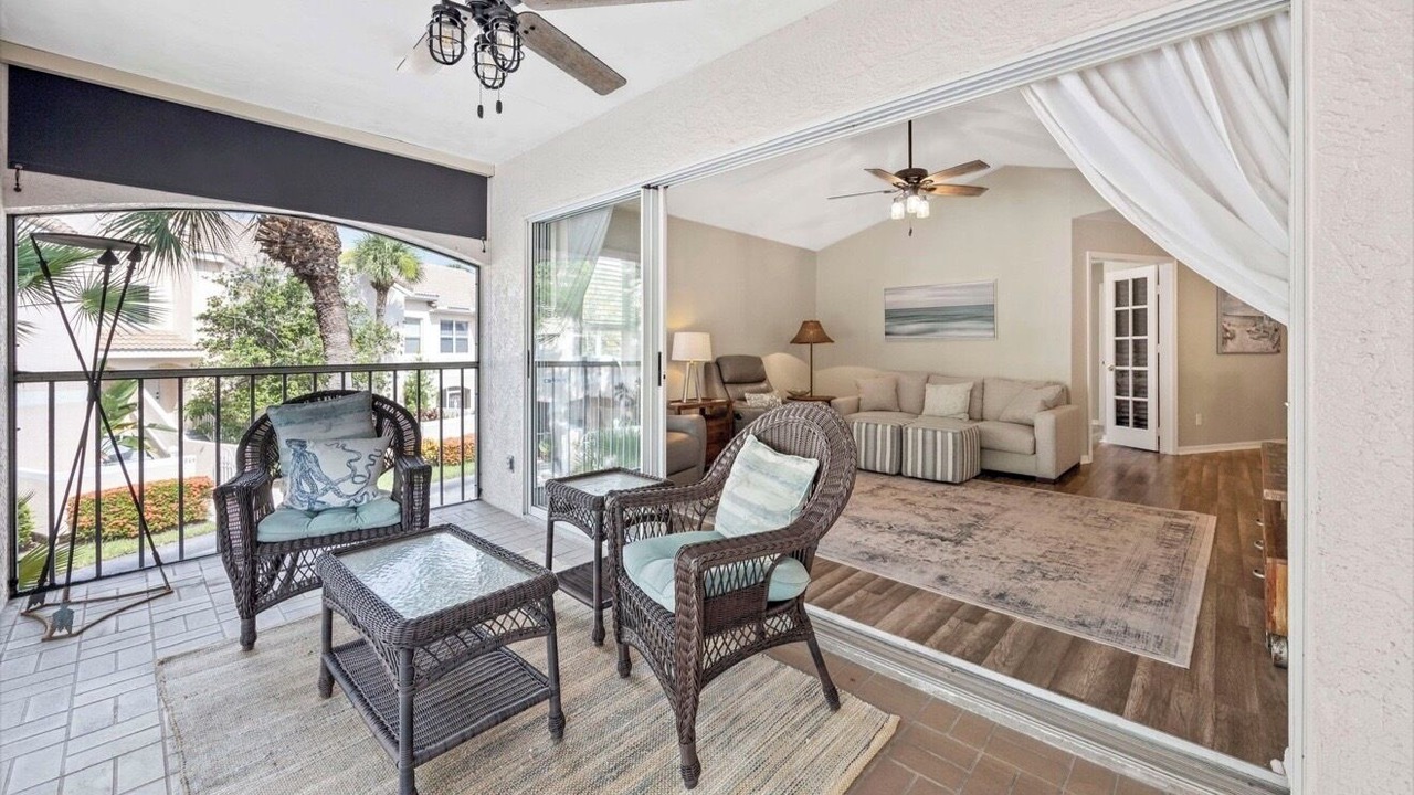 Photo of Livingroom in Central Naples