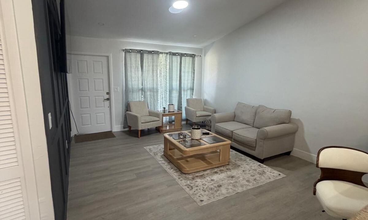 Photo of Livingroom in Diplomat