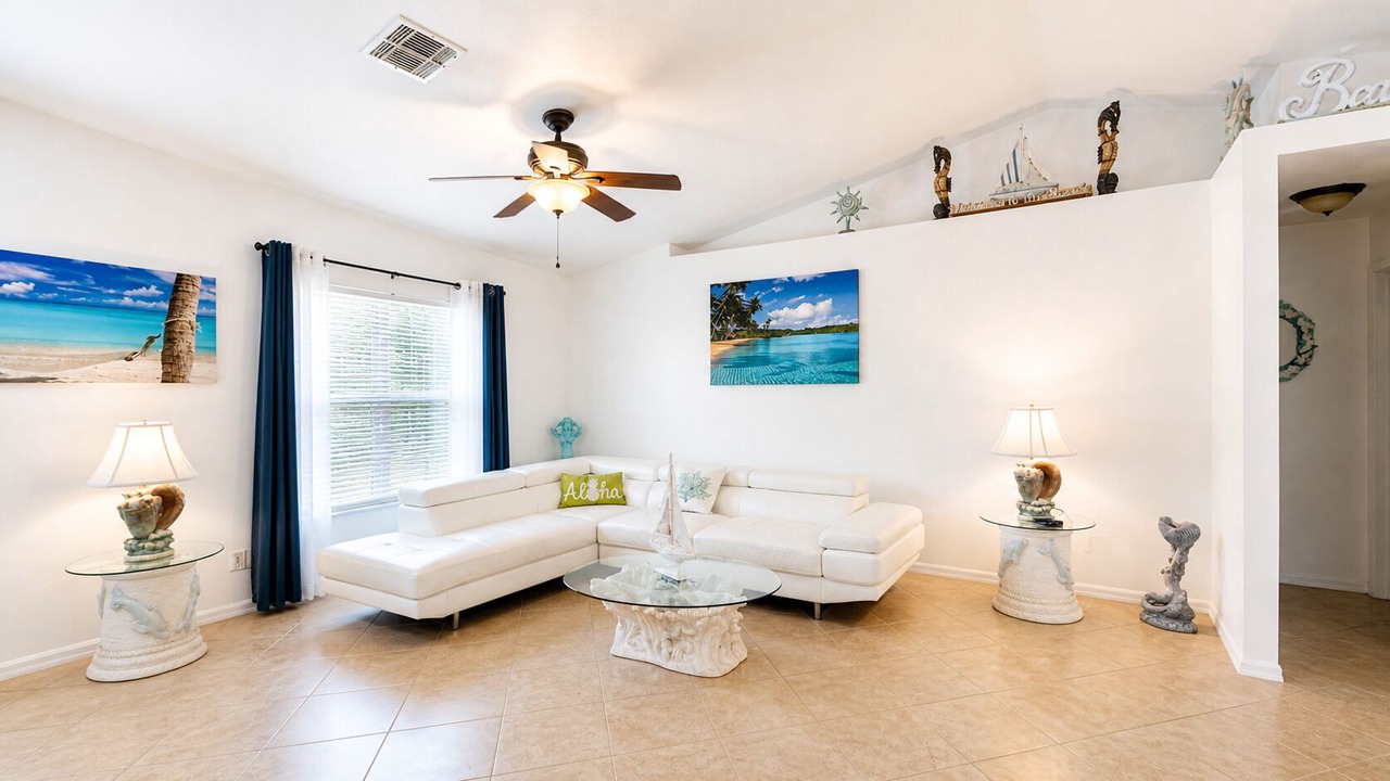 Photo of Livingroom in Diplomat