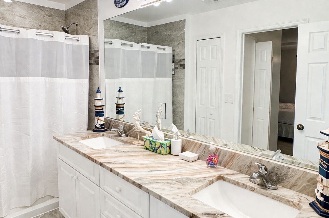 Photo of Bathroom in Diplomat
