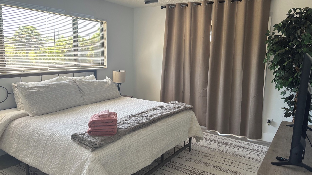 Photo of Bedroom in Englewood East