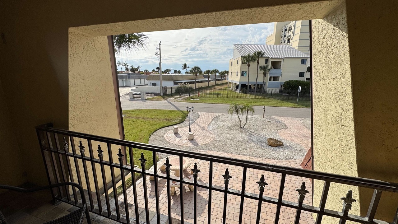 Photo of Outdoor in Golden Beach