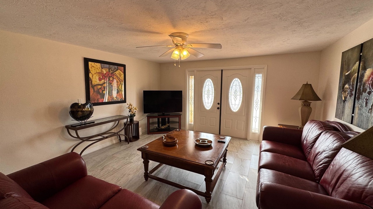 Photo of Livingroom in Golden Beach