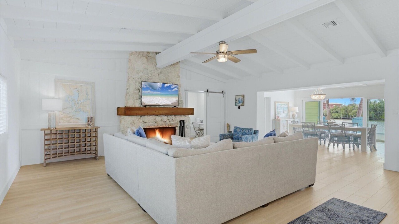 Photo of Livingroom in Palm Island