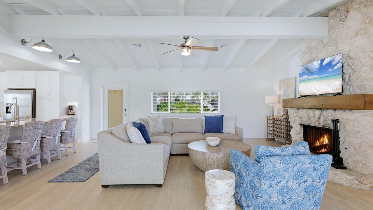 Photo of Livingroom in Palm Island