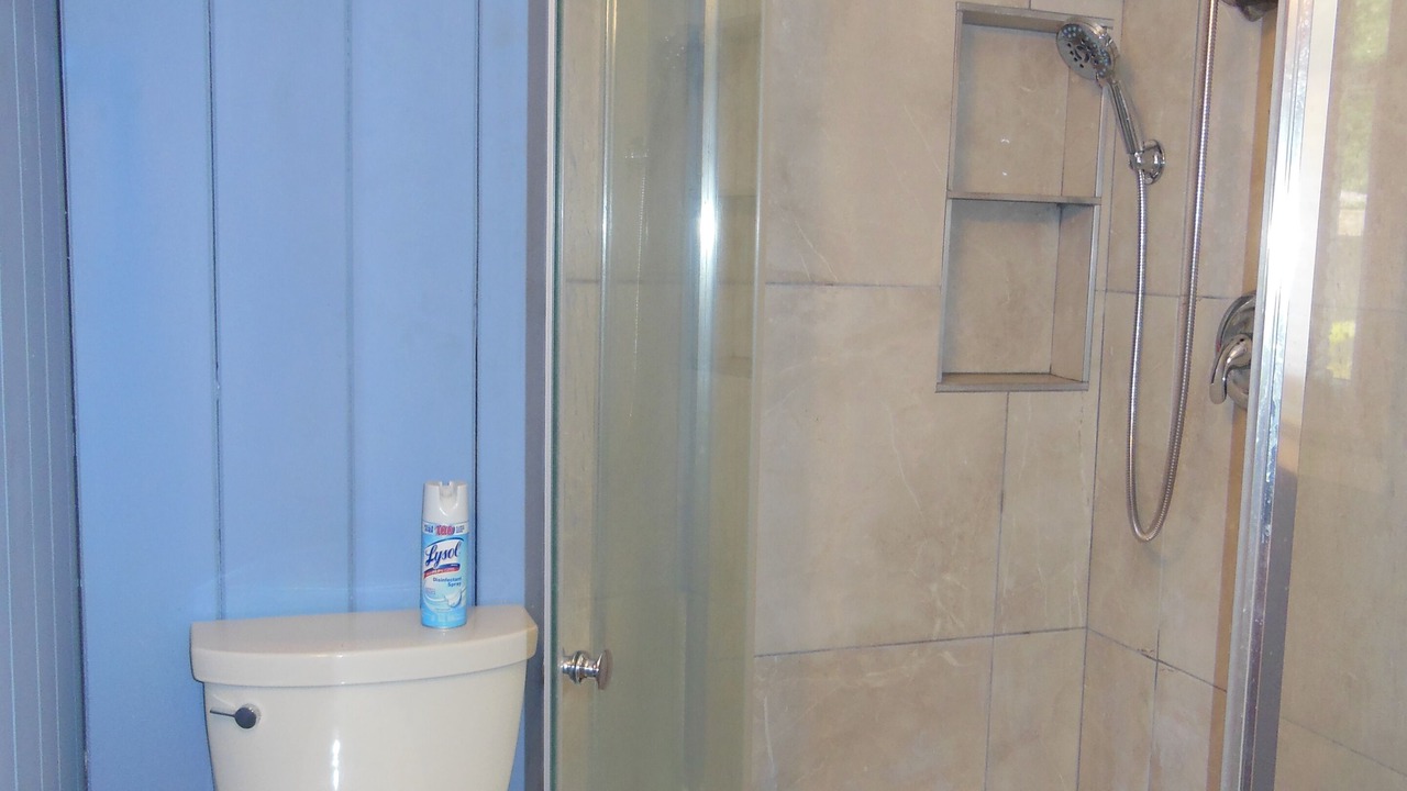 Photo of Bathroom in Indian Beach Sapphire Shores