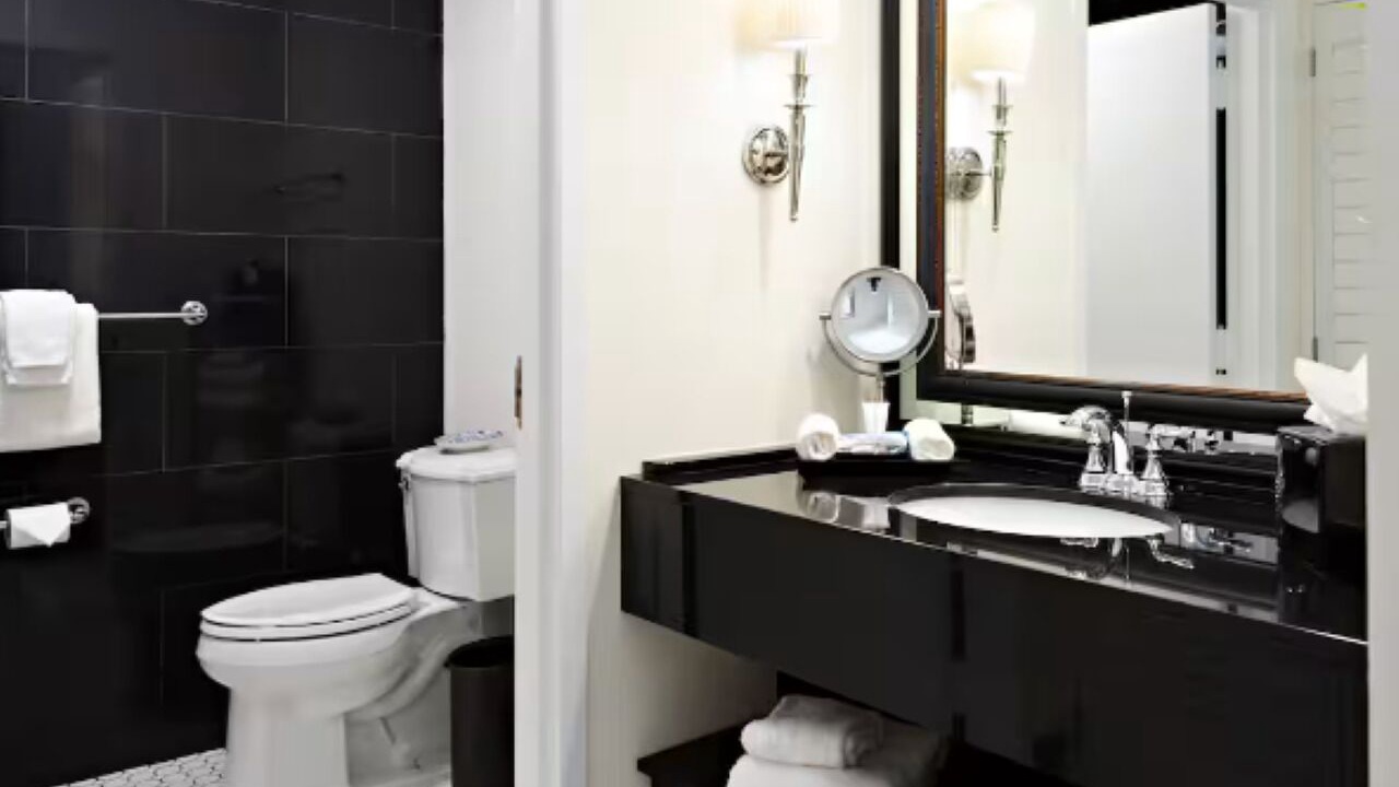 Photo of Bathroom in Pelican Bay